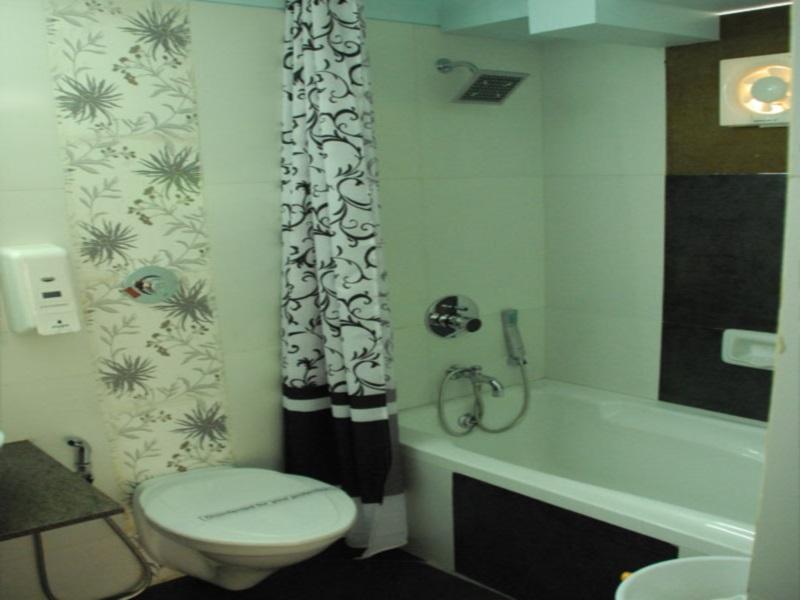 Oyo 4161 Hotel Shailly Inn Ahmedabad Buitenkant foto