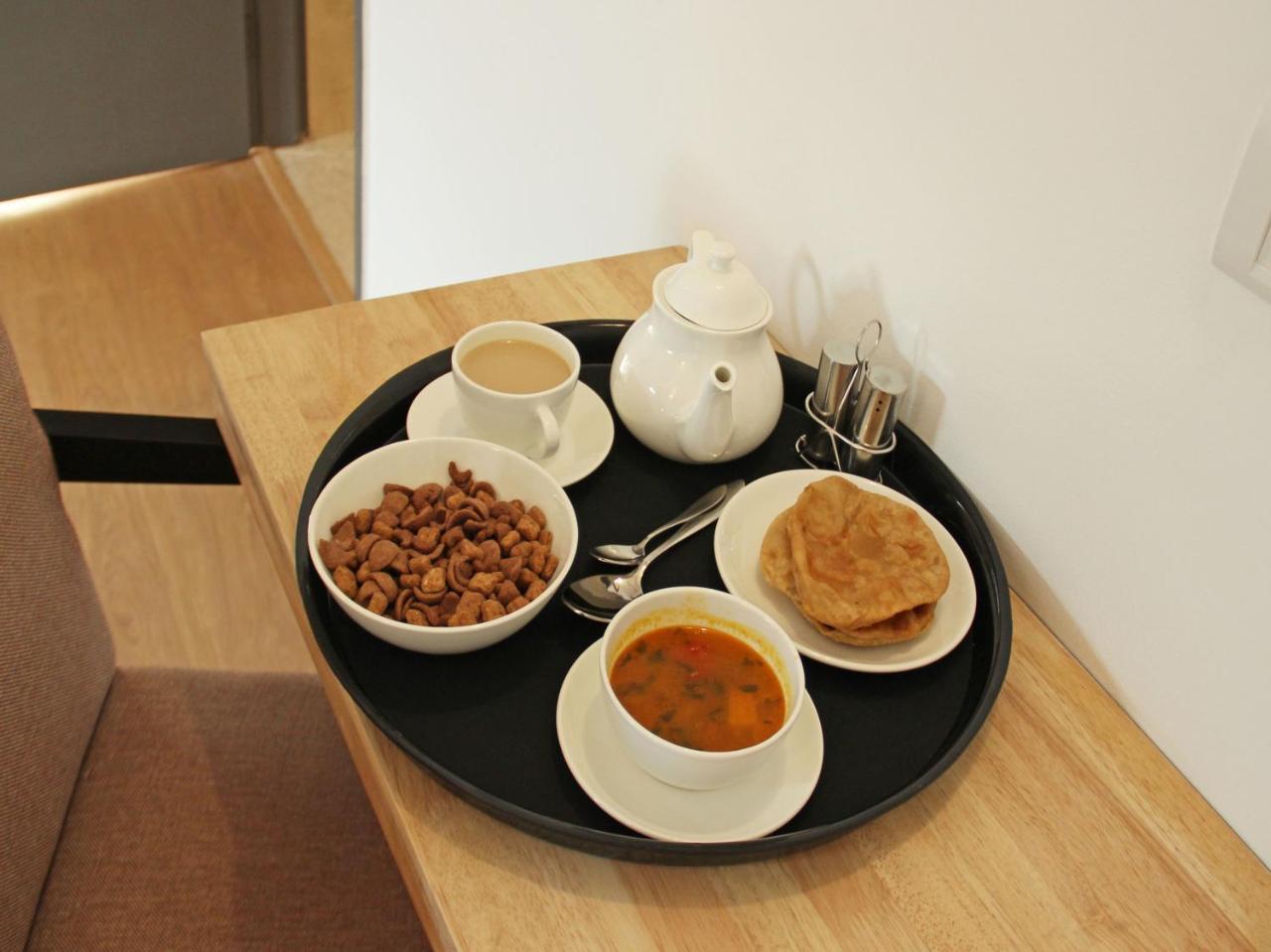 Oyo 4161 Hotel Shailly Inn Ahmedabad Buitenkant foto